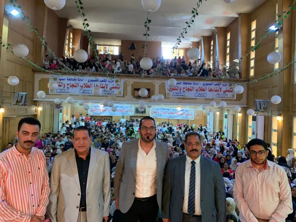 إقبال كثيف من طلاب الثانوية العامة علي مراجعات الشعب الجمهوري المجانية بالمنيا
