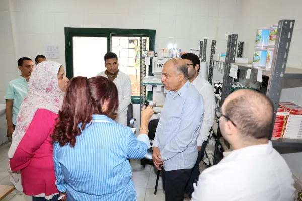 محافظ المنيا يتفقد وحدة طب الأسرة بالجزائر بسمالوط